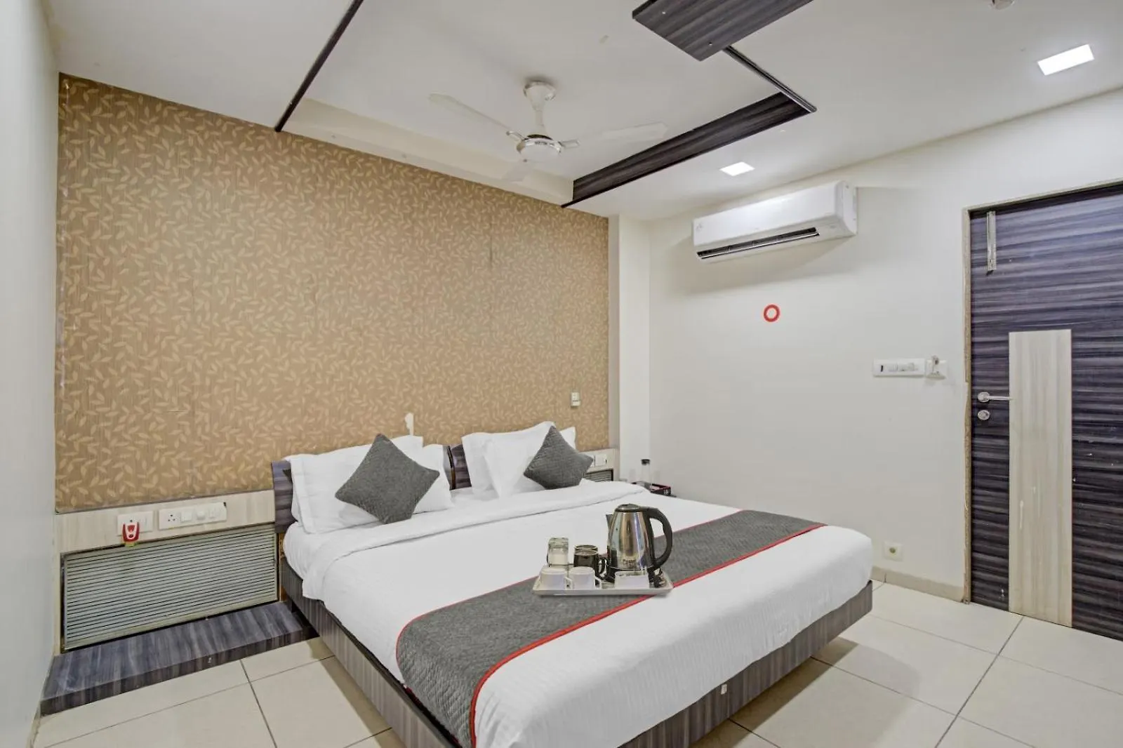 Hotel Jmd Grace A Family Hotel New Delhi